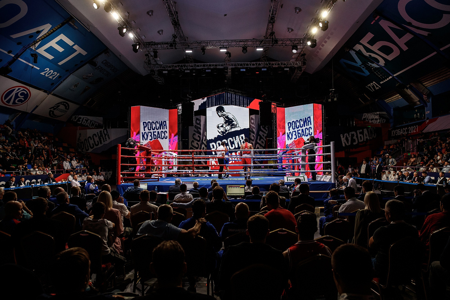 Завершился Чемпионат России по боксу среди мужчин 2021 в Кемерово